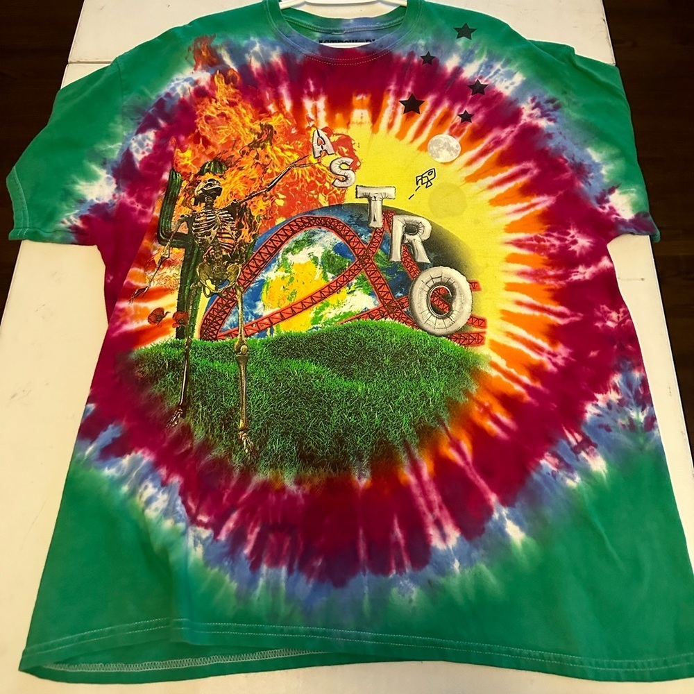 Travis Scott Astro World T-shirt sz XL Tie dye Smiley